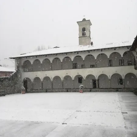 Отель Monastero Del Lavello Калольциокорте